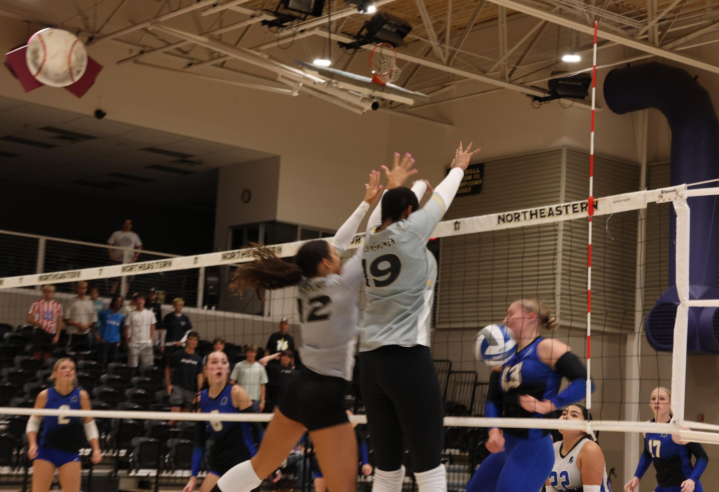 #5 Northeastern Volleyball Earns a Clean Sweep Victory Over Lamar Community College
